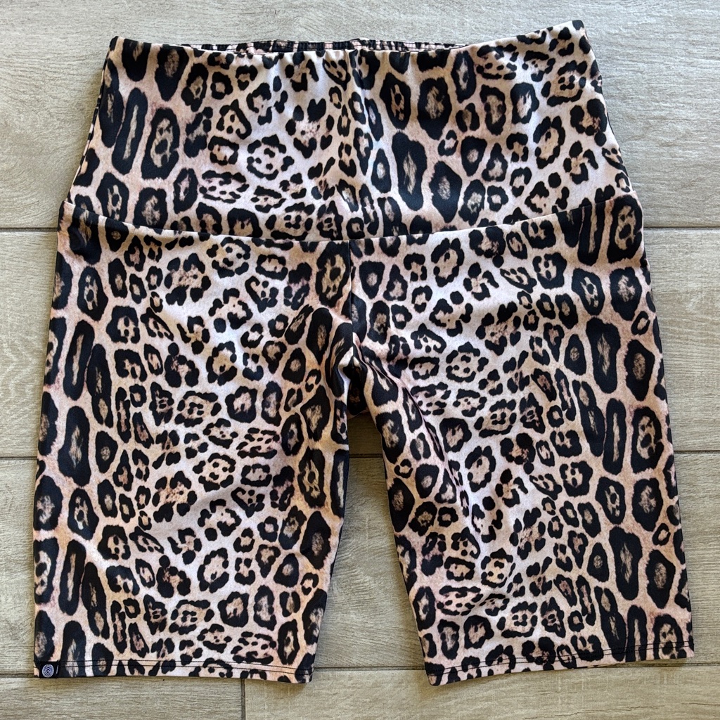 Onzie Leopard-Print Active Biker Shorts 8â Ml
